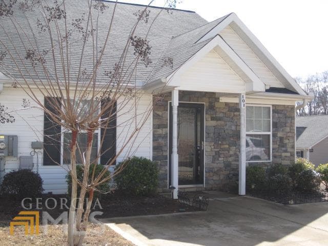 2 bedroom, 2 bathroom, 1,092 sq ft single family residence for rent at 136 Harvest Court UNIT 101, Milledgeville, GA 31061 for $1,295 a month — photo 2