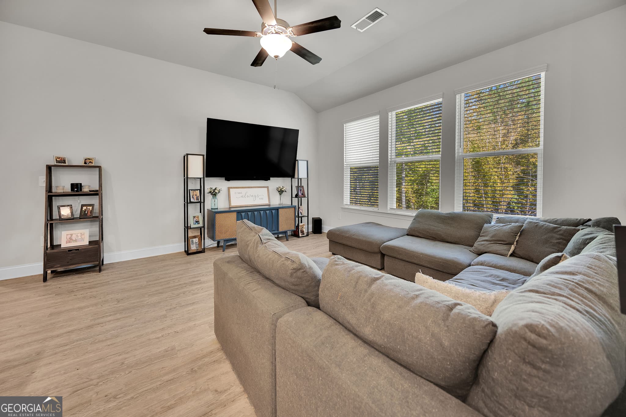 4 bedroom, 3.5 bathroom, 2,200 sq ft single family residence for sale at 29 Rylan Court, Mansfield, GA 30055 — photo 9