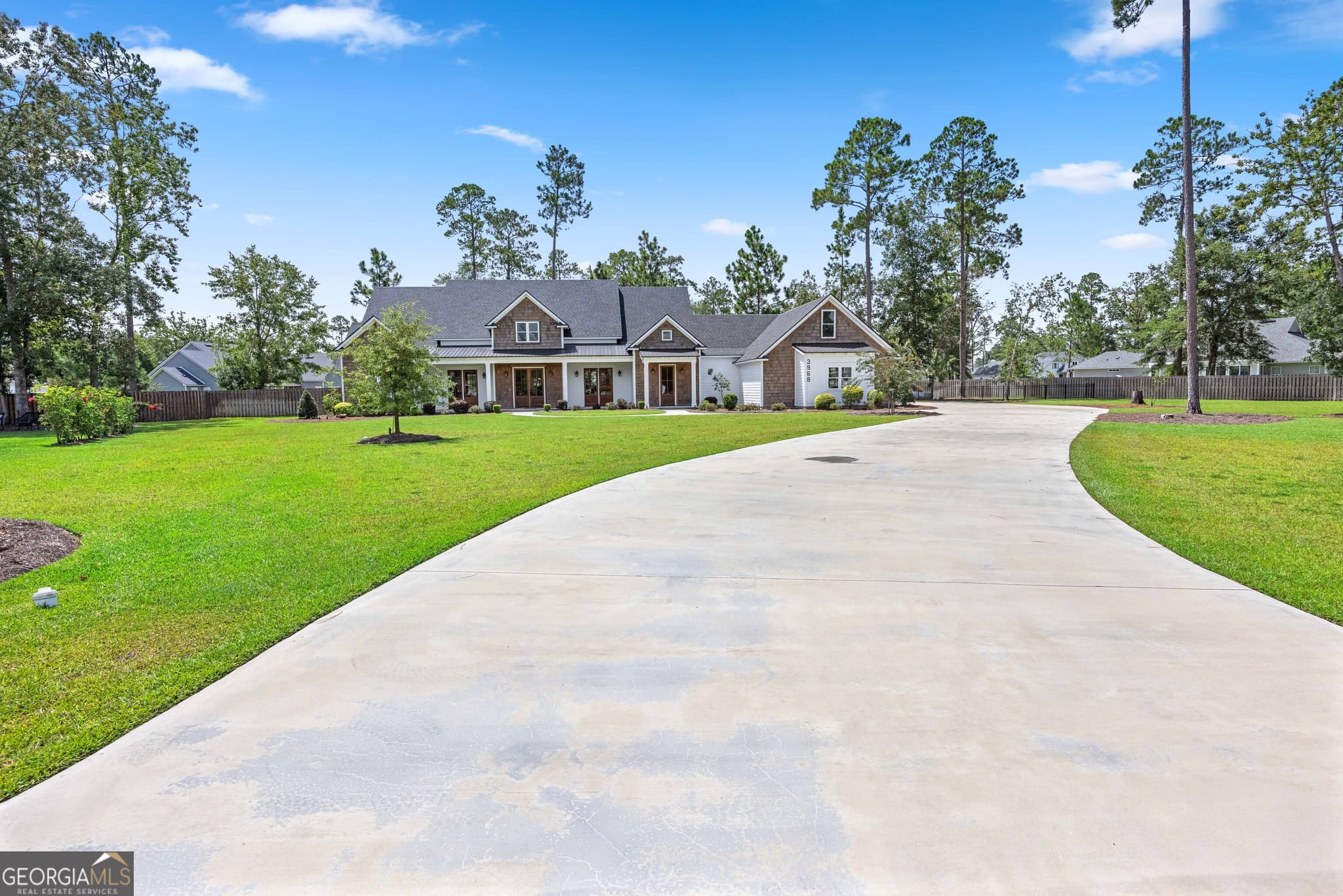 4 bedroom, 3.5 bathroom, 3,312 sq ft single family residence for sale at 3968 Buckhorn Ridge, Valdosta, GA 31601 — photo 2