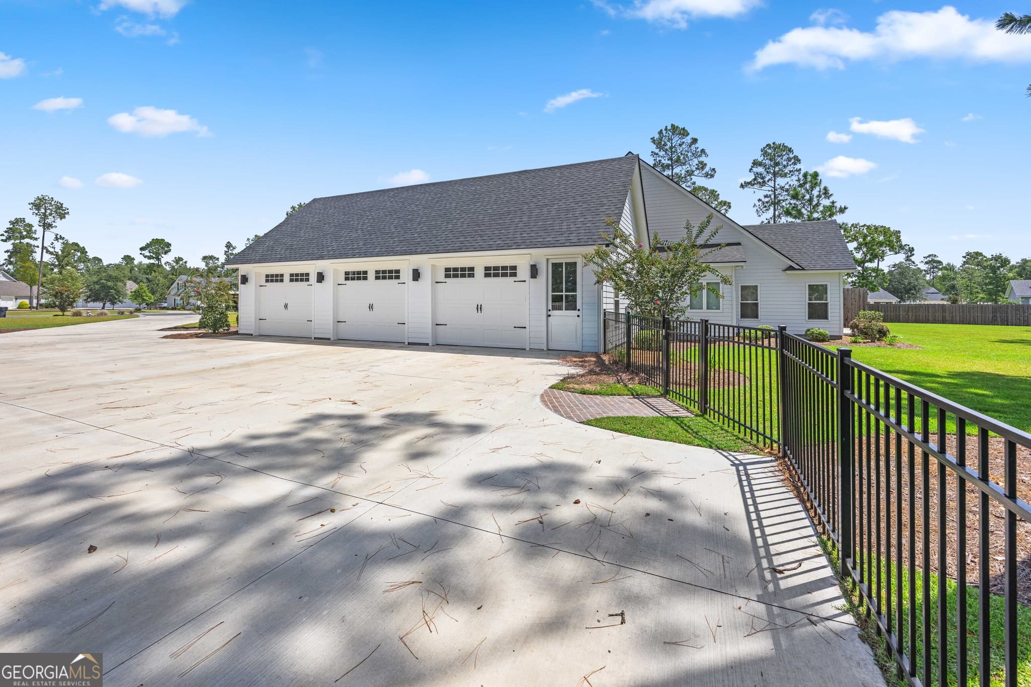 4 bedroom, 3.5 bathroom, 3,312 sq ft single family residence for sale at 3968 Buckhorn Ridge, Valdosta, GA 31601 — photo 6