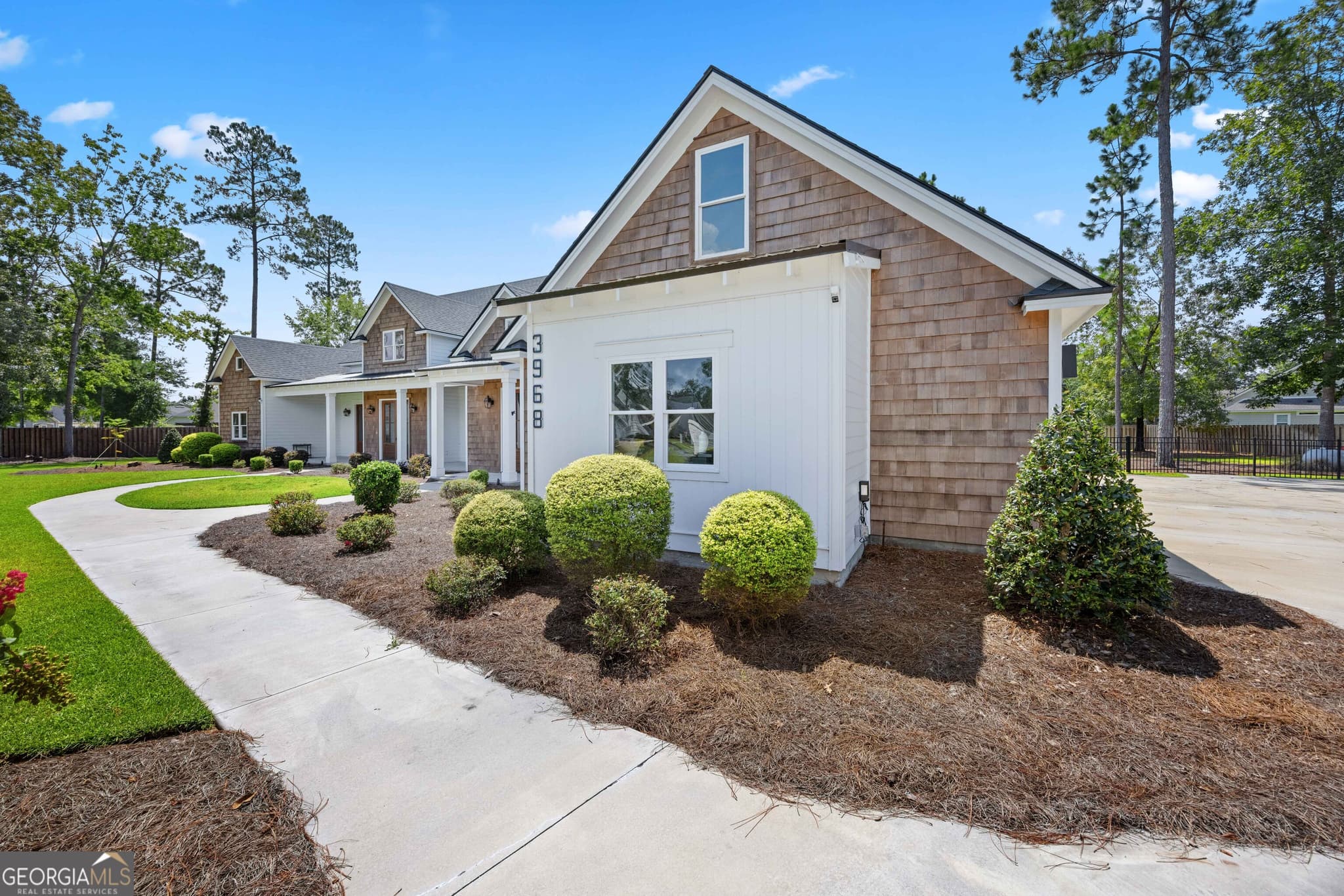 4 bedroom, 3.5 bathroom, 3,312 sq ft single family residence for sale at 3968 Buckhorn Ridge, Valdosta, GA 31601 — photo 3