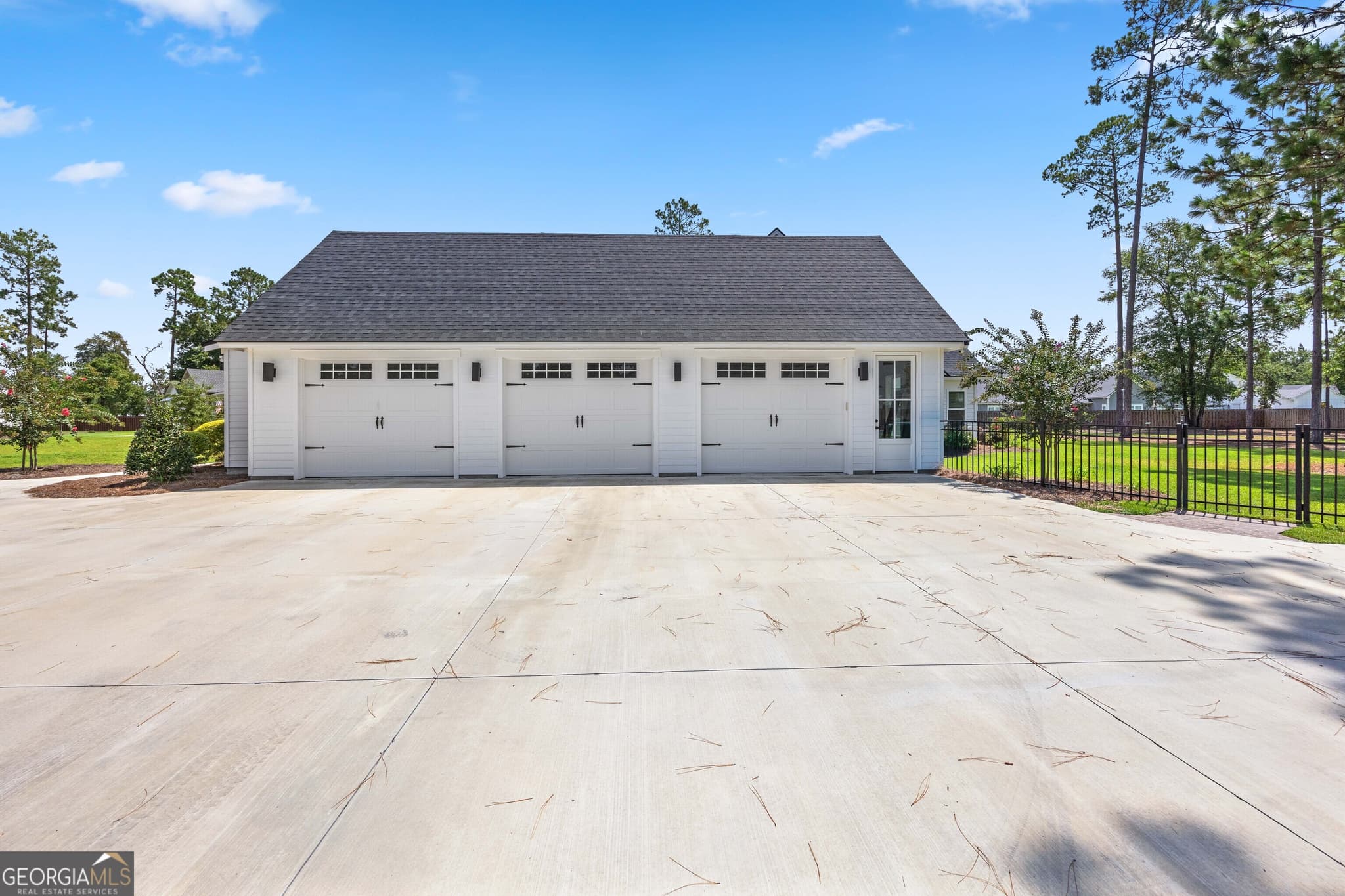 4 bedroom, 3.5 bathroom, 3,312 sq ft single family residence for sale at 3968 Buckhorn Ridge, Valdosta, GA 31601 — photo 5