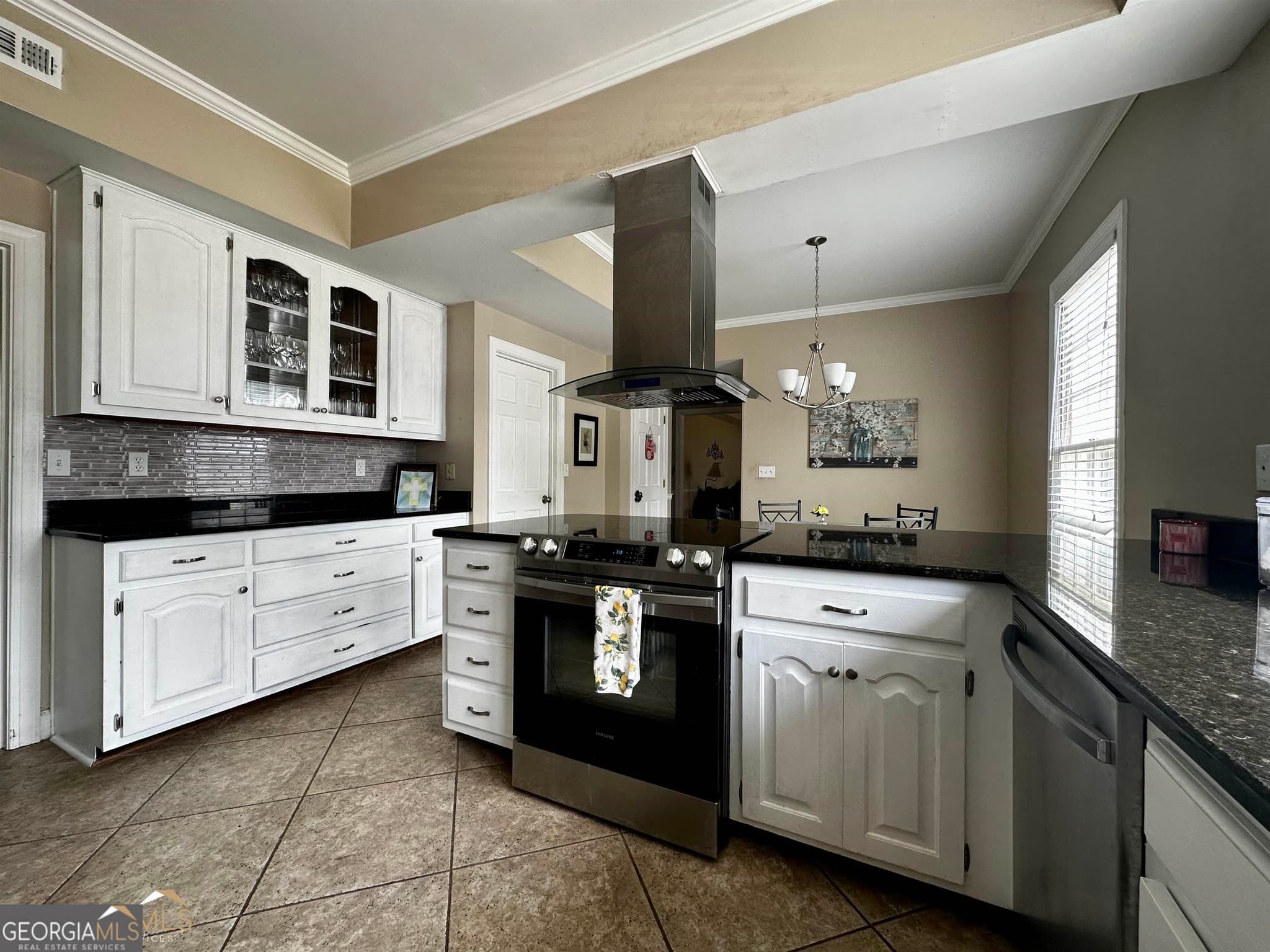 3 bedroom, 2.5 bathroom, 3,083 sq ft single family residence for sale at 100 Cheek Drive, Dublin, GA 31021 — photo 4