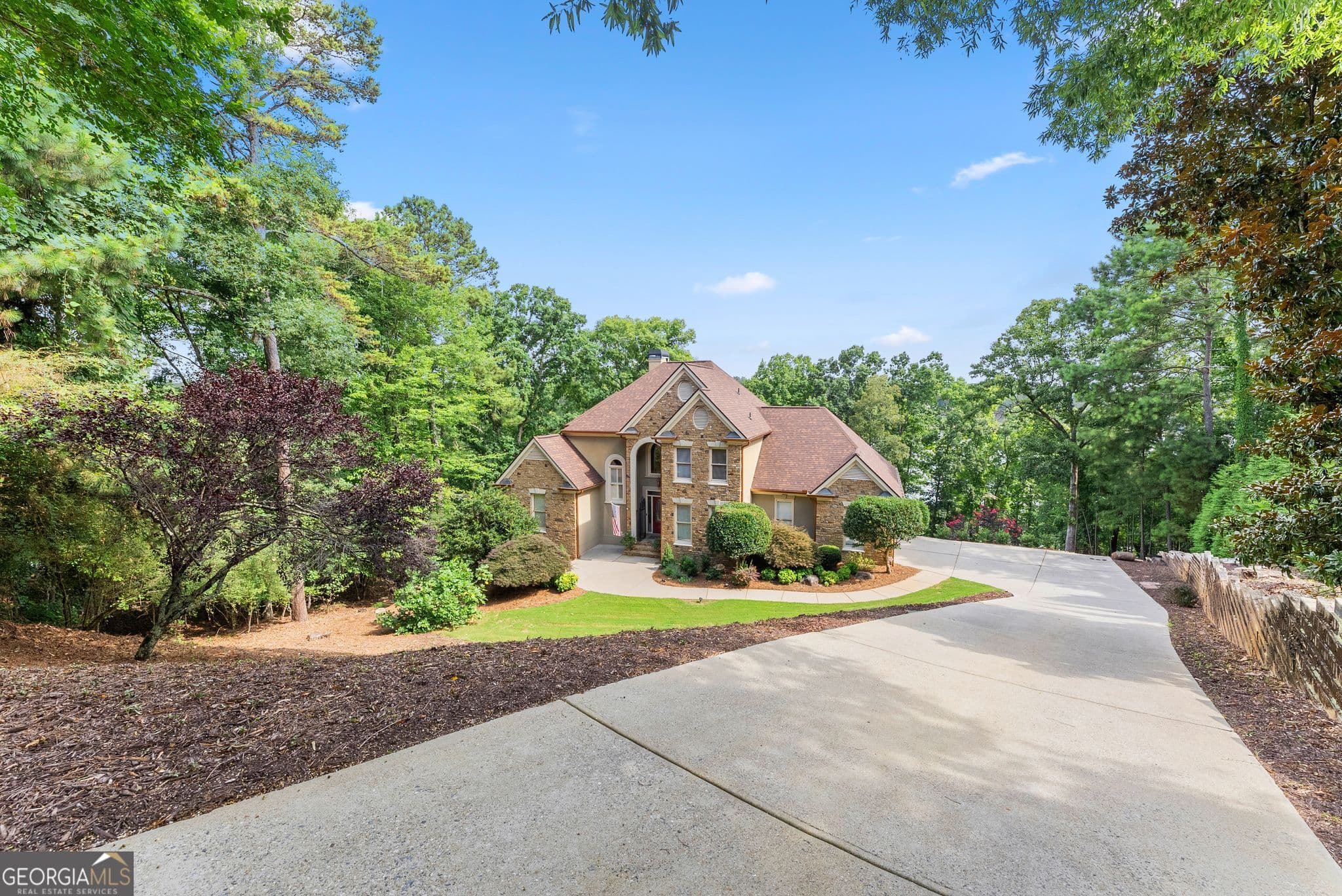 5 bedroom, 5 bathroom, 7,272 sq ft single family residence for sale at 2819 Point Overlook, Gainesville, GA 30501 — photo 10