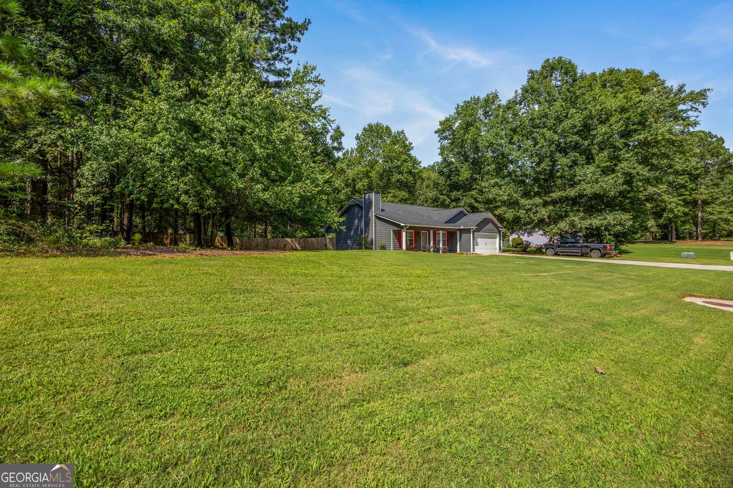 3 bedroom, 2 bathroom, 1,503 sq ft single family residence for sale at 469 Cedar Trail, Winder, GA 30680 — photo 2