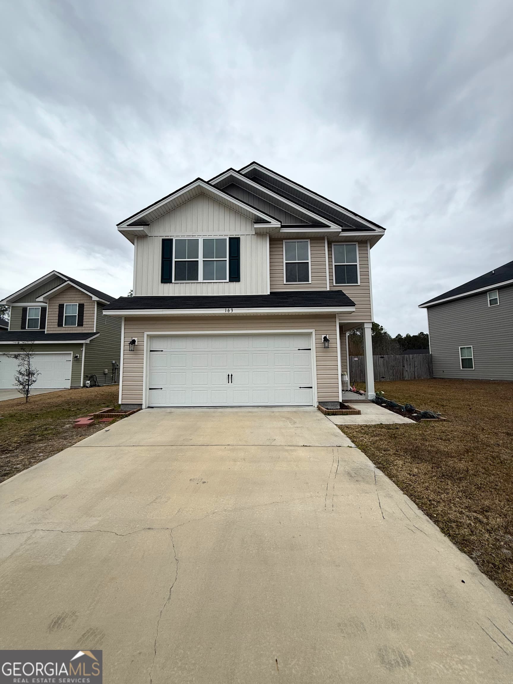 3 bedroom, 2.5 bathroom, 2,034 sq ft single family residence for sale at 163 Chaffseed Circle, Hinesville, GA 31313 — photo 2