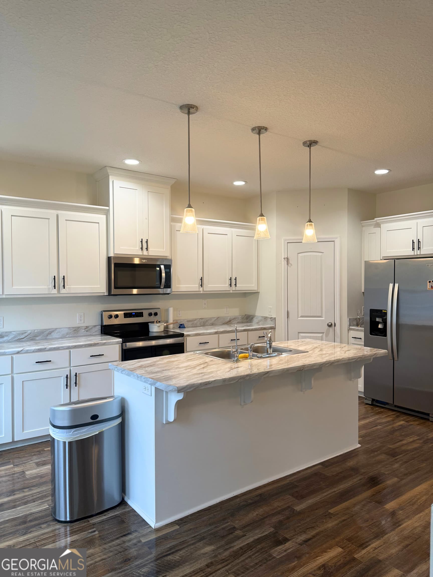 3 bedroom, 2.5 bathroom, 2,034 sq ft single family residence for sale at 163 Chaffseed Circle, Hinesville, GA 31313 — photo 6