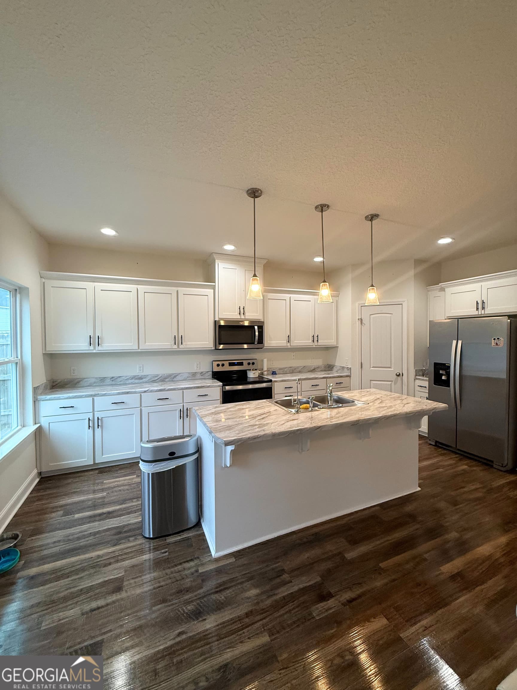 3 bedroom, 2.5 bathroom, 2,034 sq ft single family residence for sale at 163 Chaffseed Circle, Hinesville, GA 31313 — photo 7