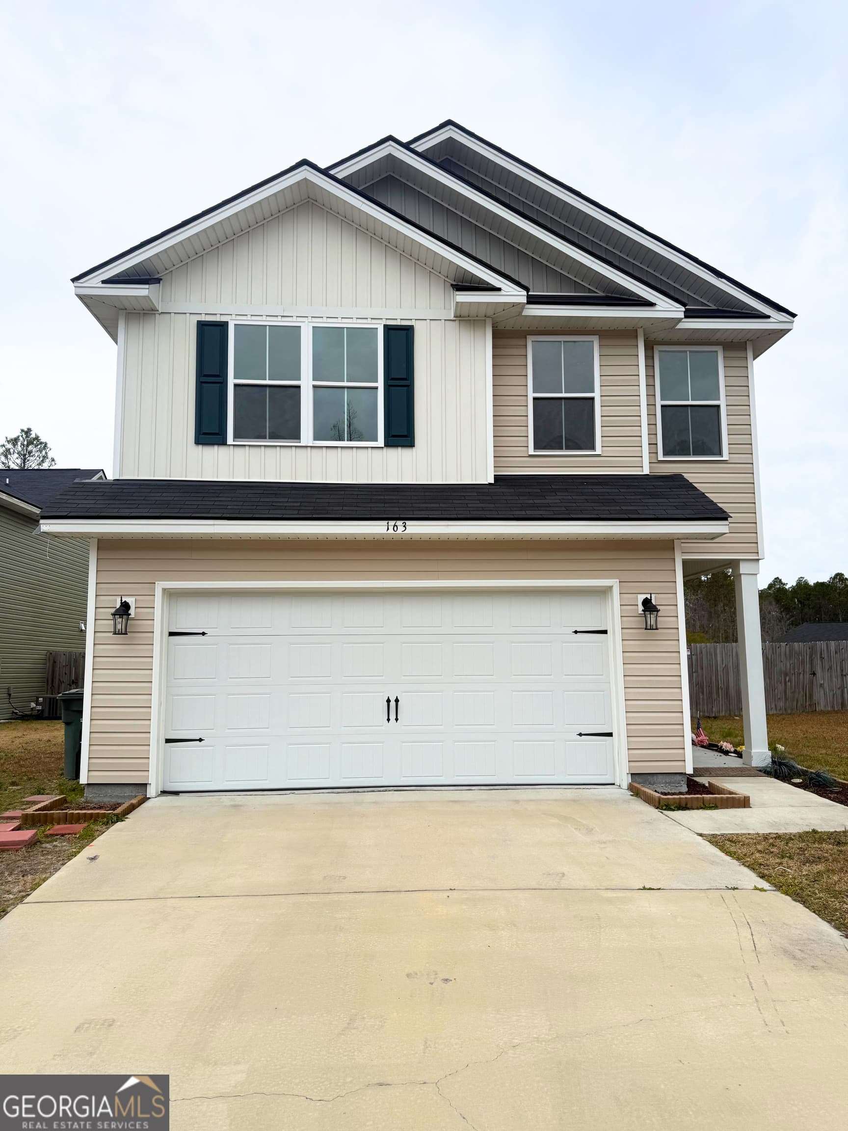 3 bedroom, 2.5 bathroom, 2,034 sq ft single family residence for sale at 163 Chaffseed Circle, Hinesville, GA 31313 — photo 3