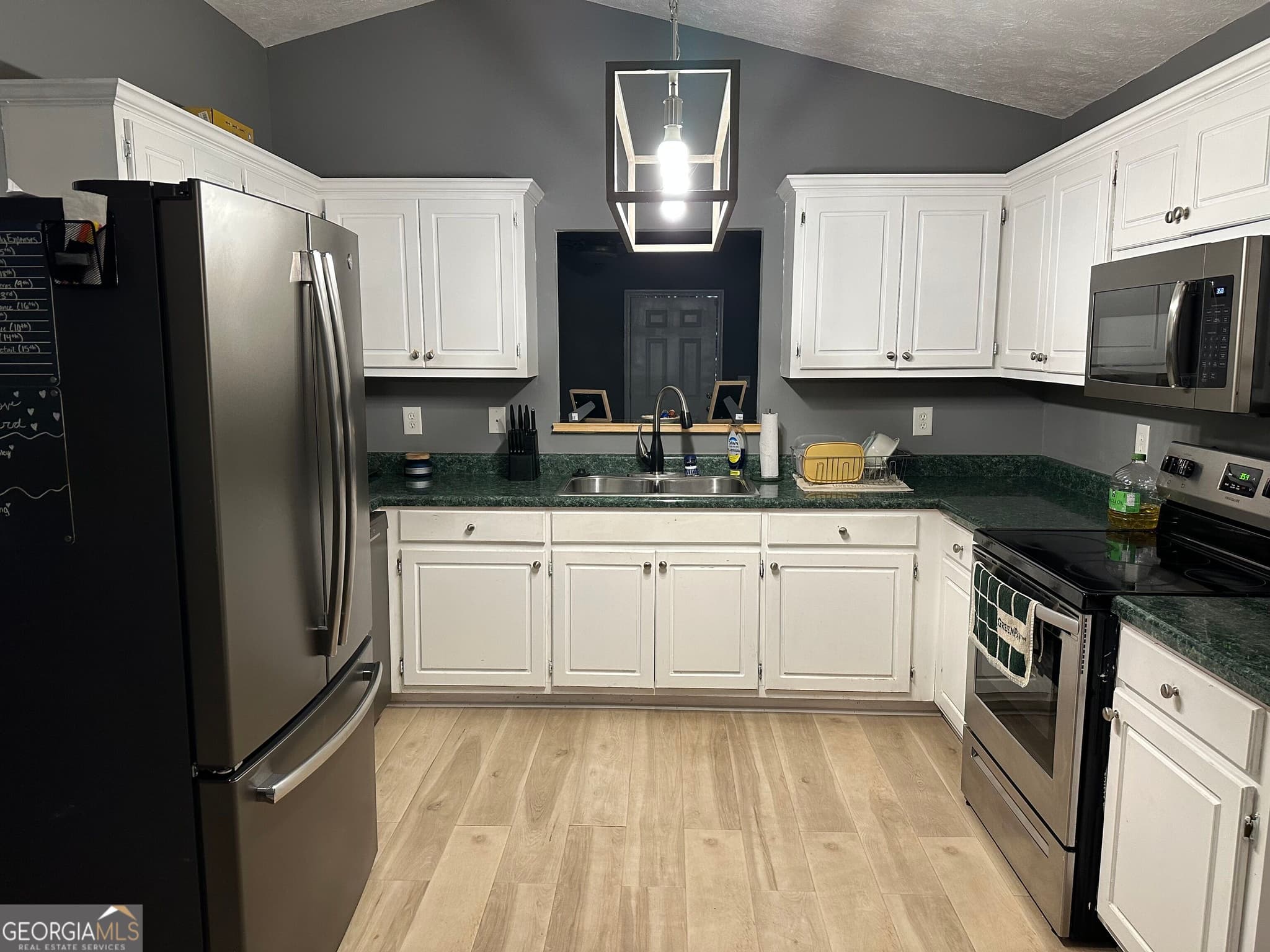 3 bedroom, 2 bathroom, 1,380 sq ft single family residence for sale at 127 3rd Street, Thomaston, GA 30286 — photo 9