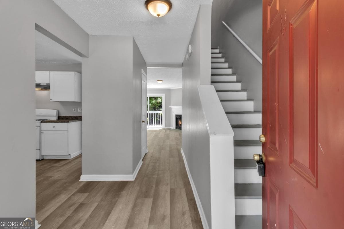 4 bedroom, 3.5 bathroom, 1,408 sq ft townhouse for sale at 3559 Ashley Station Drive, Marietta, GA 30008 — photo 3