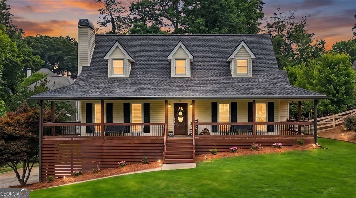 3 bedroom, 2.5 bathroom, 1,972 sq ft single family residence sold at 212 Berkeley Way, Dallas, GA 30157