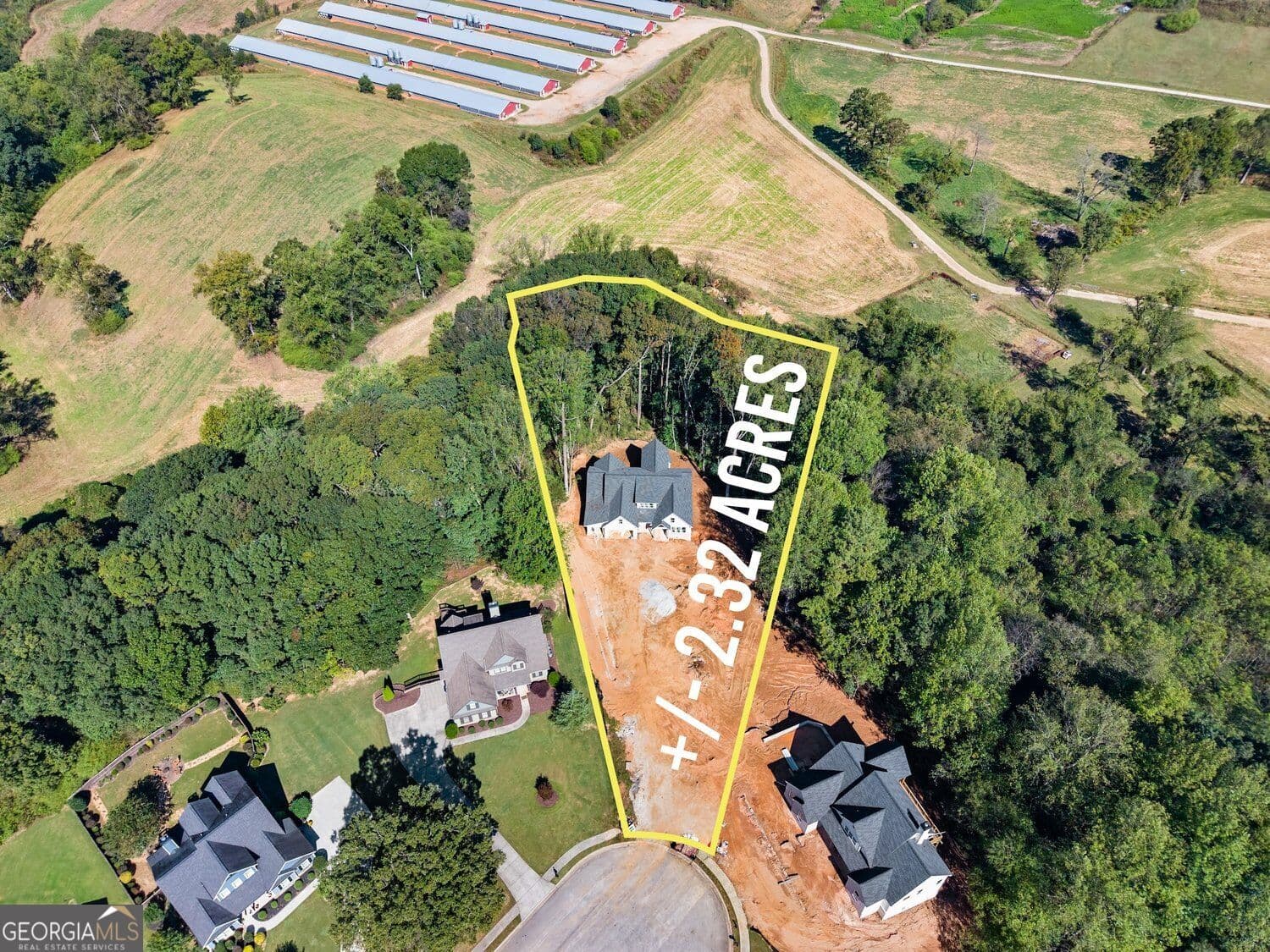 5 bedroom, 4.5 bathroom, 3,561 sq ft single family residence for sale at 5833 Abbey View Court, Clermont, GA 30527 — photo 3