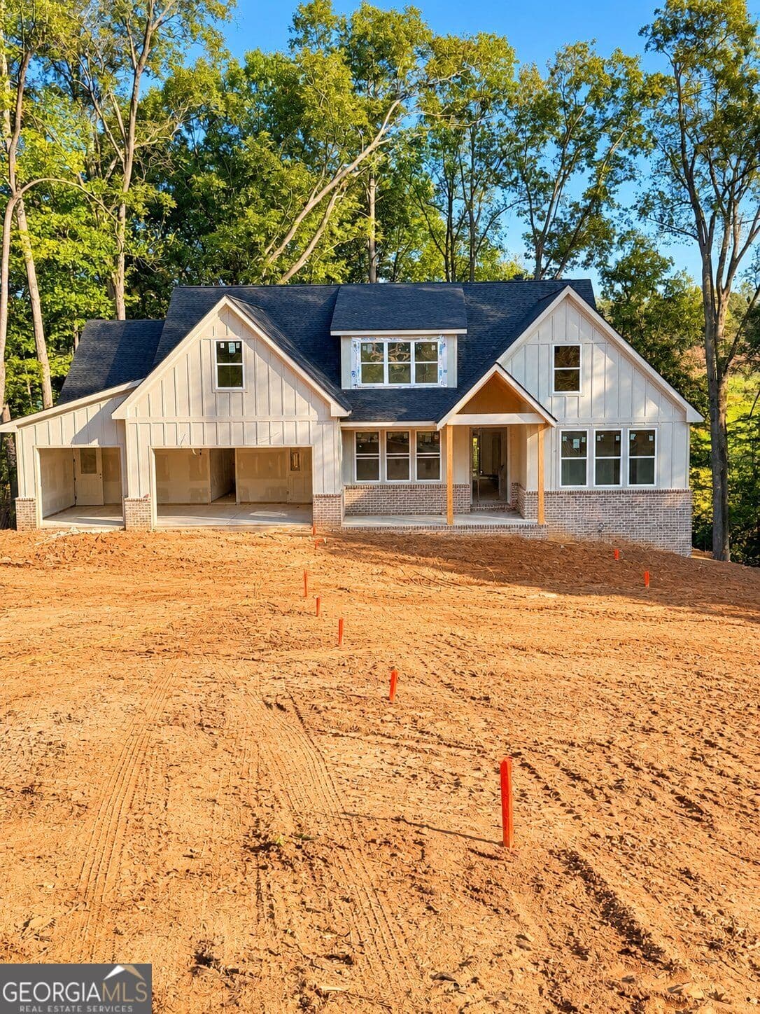 5 bedroom, 4.5 bathroom, 3,561 sq ft single family residence for sale at 5833 Abbey View Court, Clermont, GA 30527 — photo 1 of 18