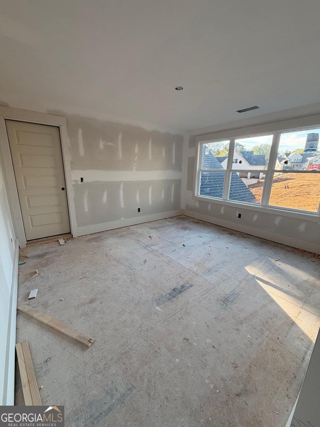 5 bedroom, 4.5 bathroom, 3,561 sq ft single family residence for sale at 5833 Abbey View Court, Clermont, GA 30527 — photo 10