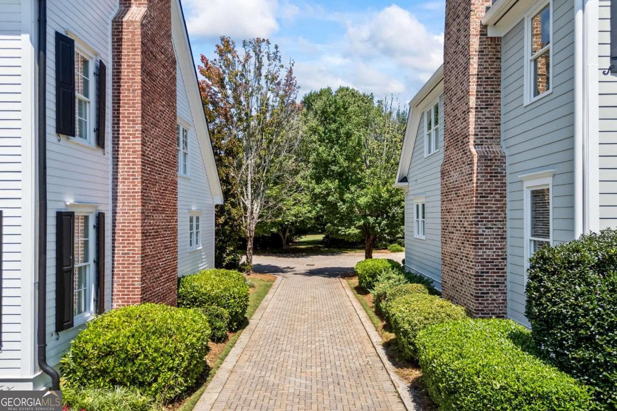 3 bedroom, 2.5 bathroom, 2,704 sq ft single family residence for sale at 859 Commons Park, Statham, GA 30666 — photo 4