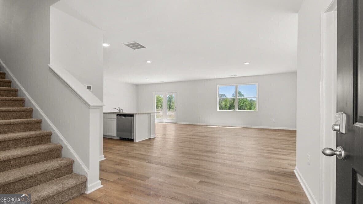4 bedroom, 2.5 bathroom, 1,927 sq ft single family residence for sale at 193 Rolling Meadow Trace, Jasper, GA 30143 — photo 3