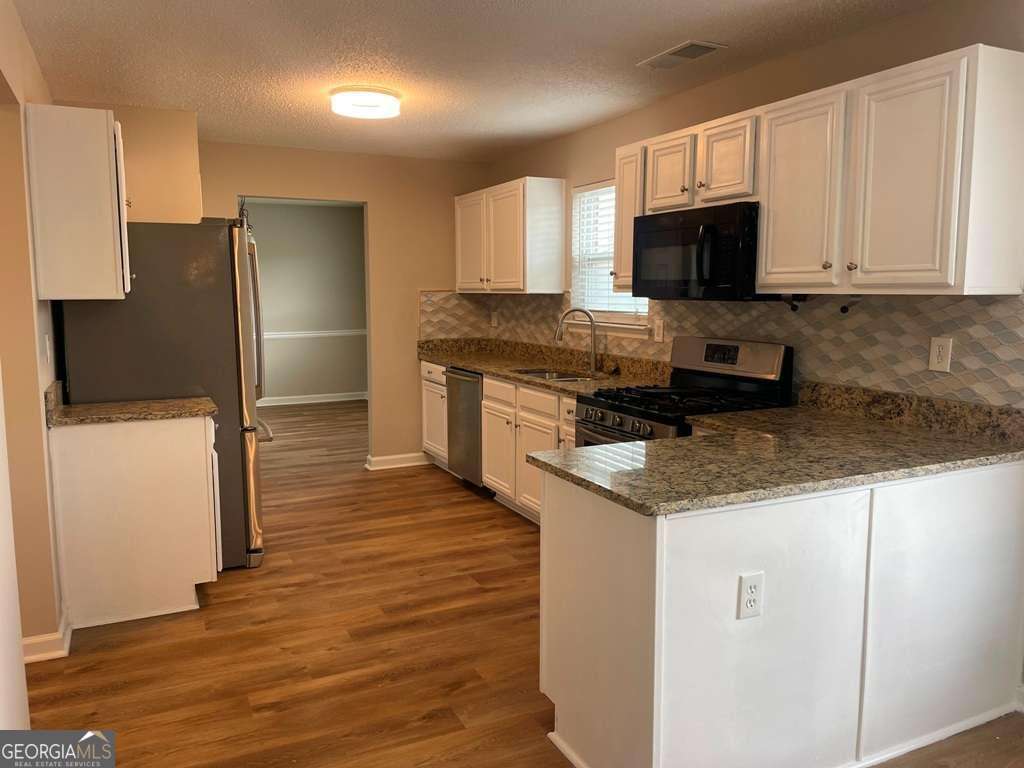 4 bedroom, 3 bathroom single family residence for rent at 408 Canoga Court, Mcdonough, GA 30253 for $2,695 a month — photo 10