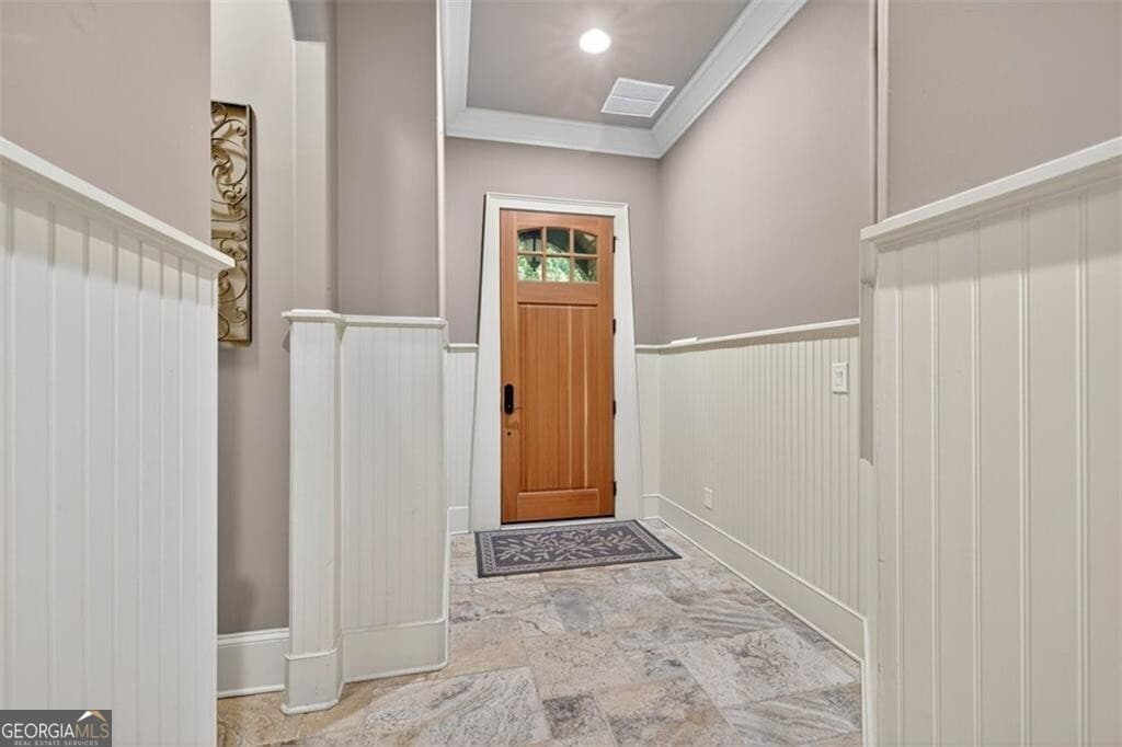 5 bedroom, 5.5 bathroom, 3,905 sq ft single family residence for sale at 5829 Swinging Gate Road, Gainesville, GA 30506 — photo 6