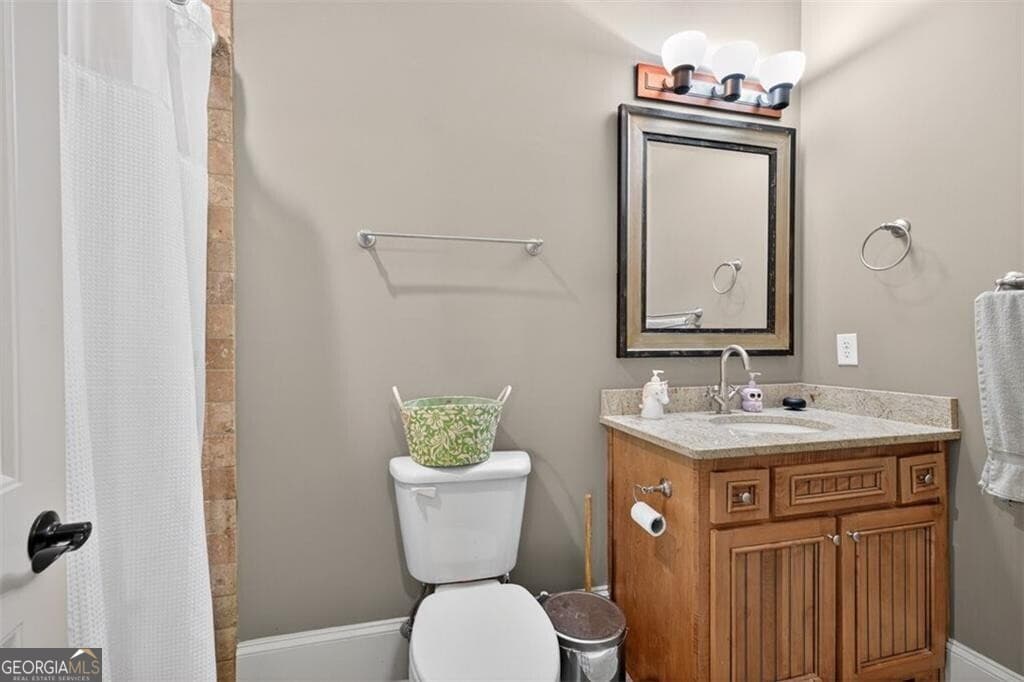 5 bedroom, 5.5 bathroom, 3,905 sq ft single family residence for sale at 5829 Swinging Gate Road, Gainesville, GA 30506 — photo 10