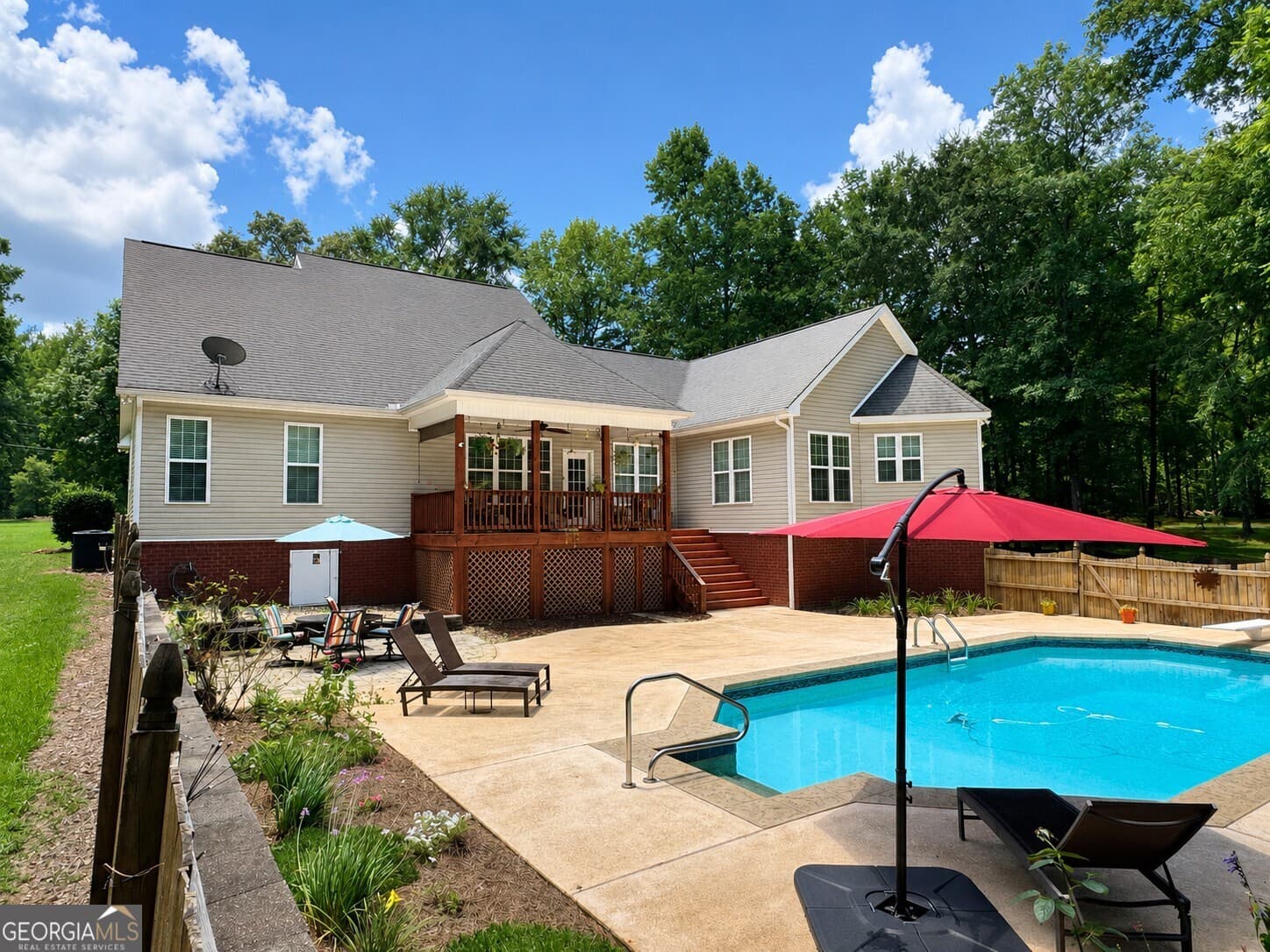 3 bedroom, 2 bathroom, 2,100 sq ft single family residence for sale at 114 Overland Way, Gray, GA 31032 — photo 6