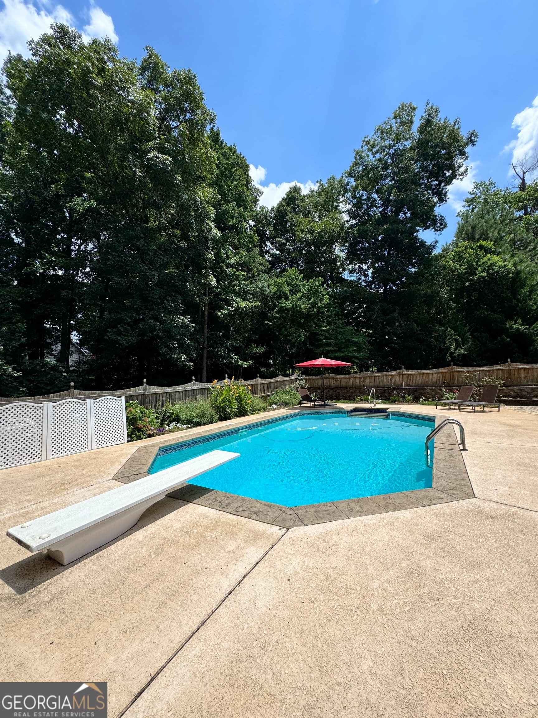 3 bedroom, 2 bathroom, 2,100 sq ft single family residence for sale at 114 Overland Way, Gray, GA 31032 — photo 7