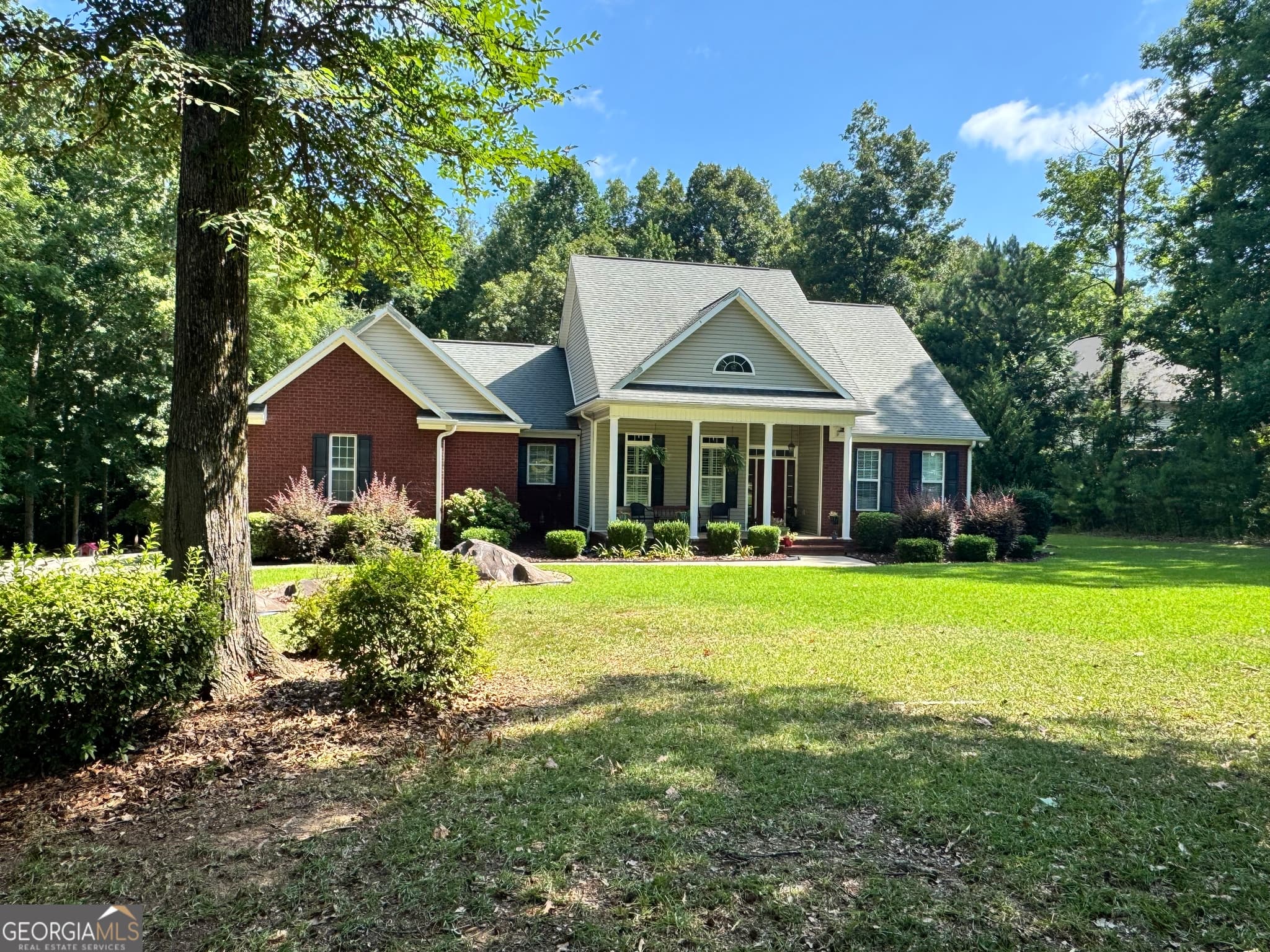 3 bedroom, 2 bathroom, 2,100 sq ft single family residence for sale at 114 Overland Way, Gray, GA 31032 — photo 3