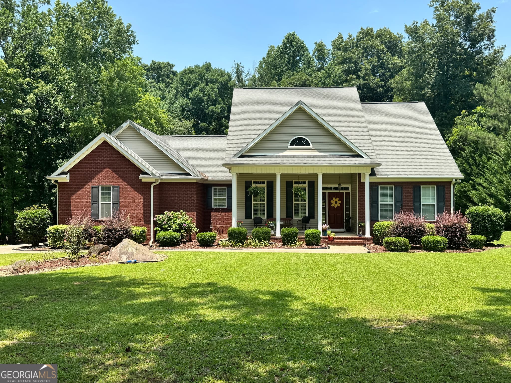 3 bedroom, 2 bathroom, 2,100 sq ft single family residence for sale at 114 Overland Way, Gray, GA 31032