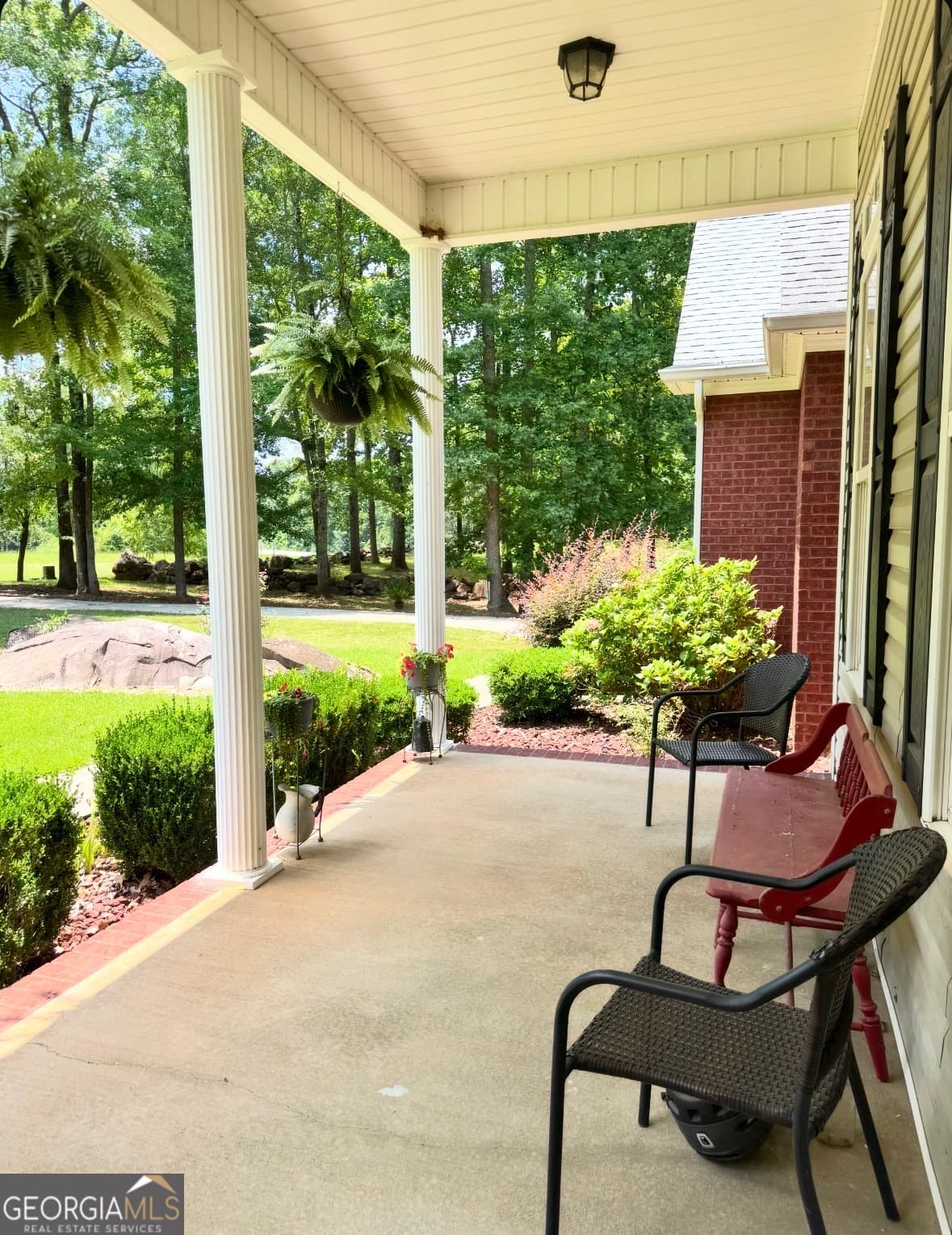 3 bedroom, 2 bathroom, 2,100 sq ft single family residence for sale at 114 Overland Way, Gray, GA 31032 — photo 4