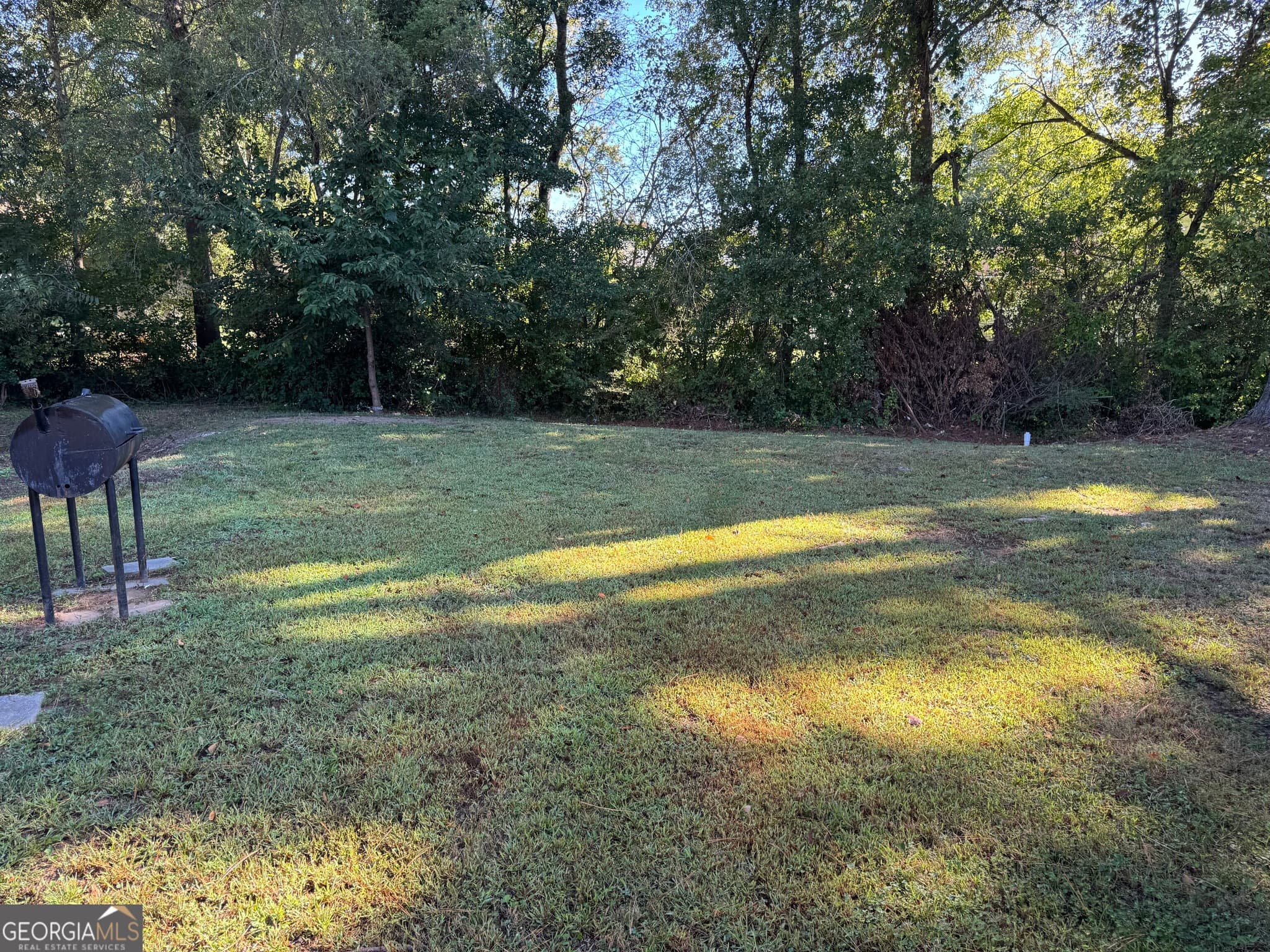 4 bedroom, 2.5 bathroom, 1,851 sq ft single family residence for sale at 2760 Pattie Court, Ellenwood, GA 30294 — photo 3