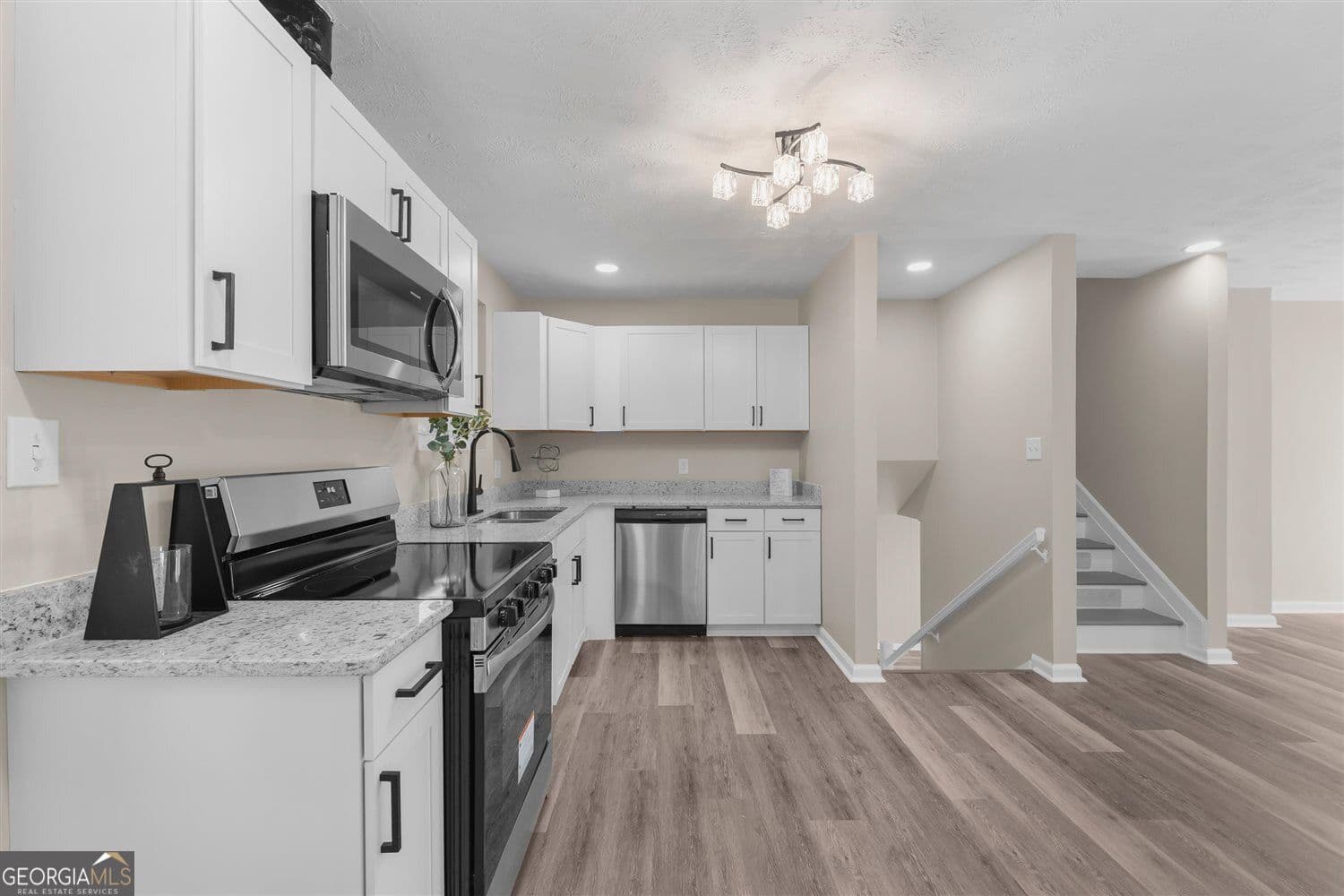4 bedroom, 2 bathroom, 2,512 sq ft single family residence under contract at 3527 Mount Vernon Drive, Augusta, GA 30906 — photo 7