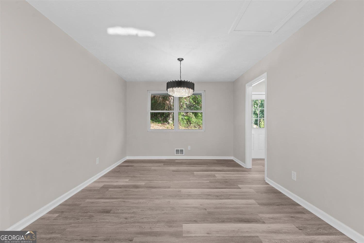 4 bedroom, 2 bathroom, 2,512 sq ft single family residence under contract at 3527 Mount Vernon Drive, Augusta, GA 30906 — photo 5