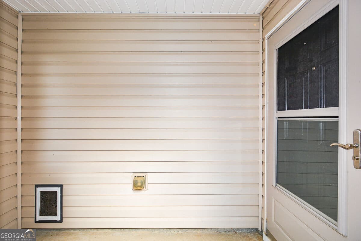 3 bedroom, 2.5 bathroom single family residence for rent at 303 Hiawassee Drive, Woodstock, GA 30188 for $2,100 a month — photo 6