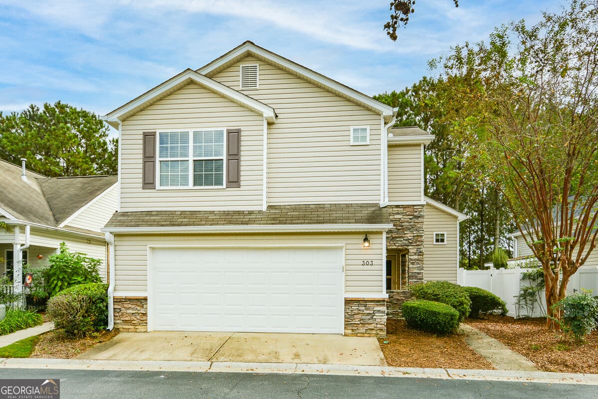 3 bedroom, 2.5 bathroom single family residence for rent at 303 Hiawassee Drive, Woodstock, GA 30188 for $2,100 a month — photo 1 of 77