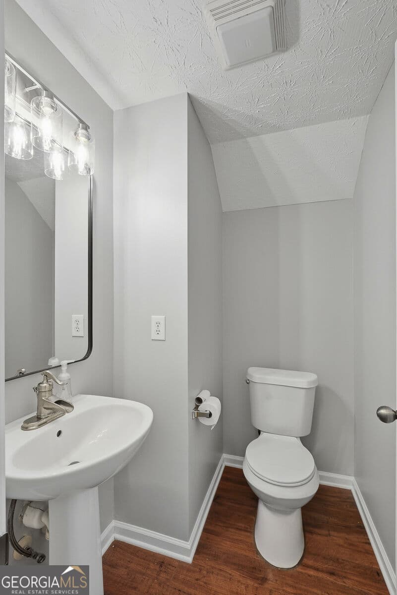 3 bedroom, 2.5 bathroom single family residence for rent at 303 Hiawassee Drive, Woodstock, GA 30188 for $2,100 a month — photo 9