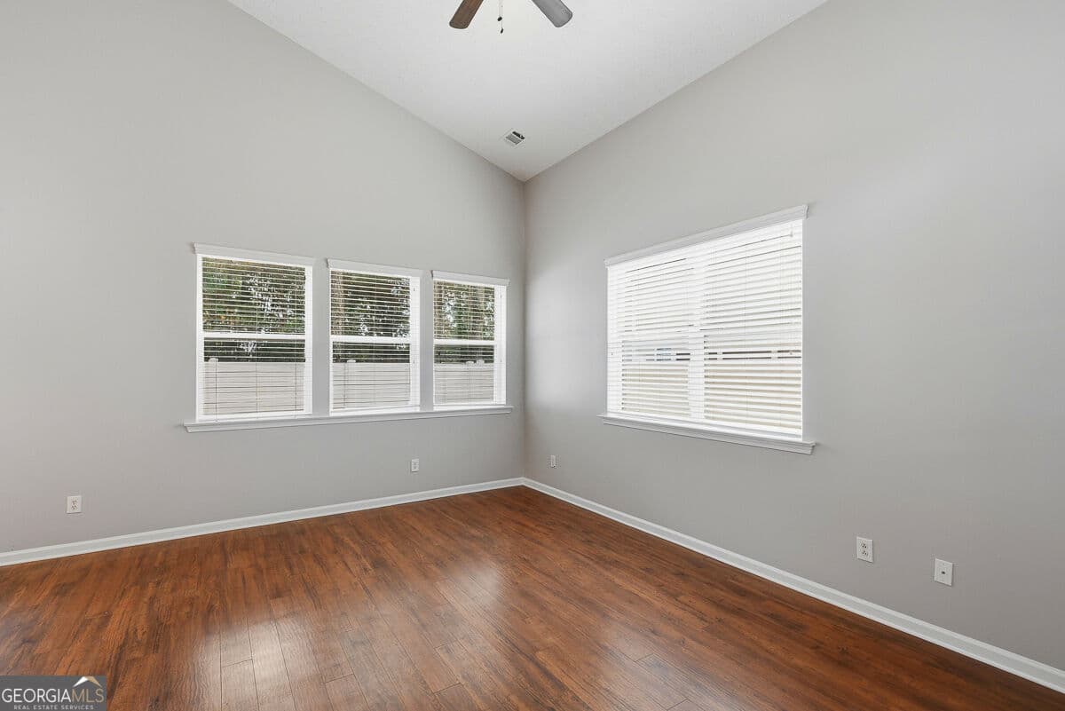 3 bedroom, 2.5 bathroom single family residence for rent at 303 Hiawassee Drive, Woodstock, GA 30188 for $2,100 a month — photo 10