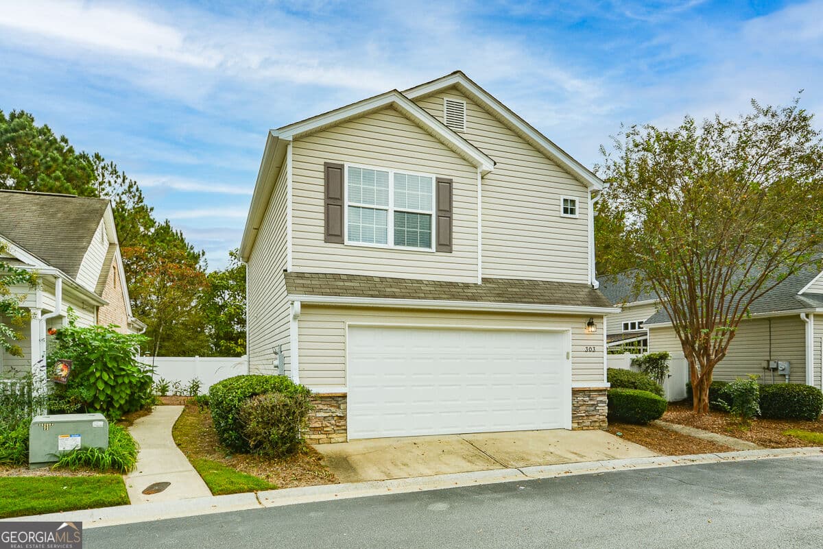 3 bedroom, 2.5 bathroom single family residence for rent at 303 Hiawassee Drive, Woodstock, GA 30188 for $2,100 a month — photo 4