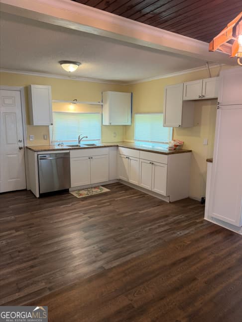 4 bedroom, 4 bathroom, 2,847 sq ft single family residence for sale at 1118 Hargrett Avenue, Tifton, GA 31794 — photo 4
