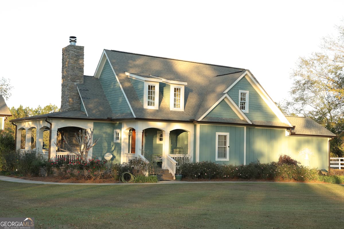 4 bedroom, 3 bathroom, 3,046 sq ft single family residence sold at 585 Old Savannah Road, Ailey, GA 30410