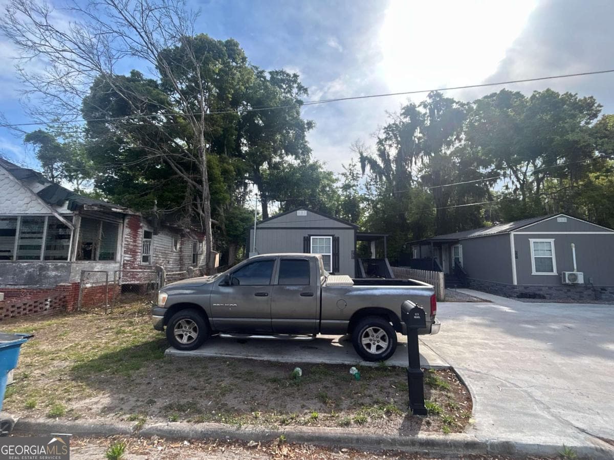 2 bedroom, 2 bathroom, 750 sq ft single family residence for sale at 1414 Martin Luther King Jr. Boulevard, Brunswick, GA 31520 — photo 2