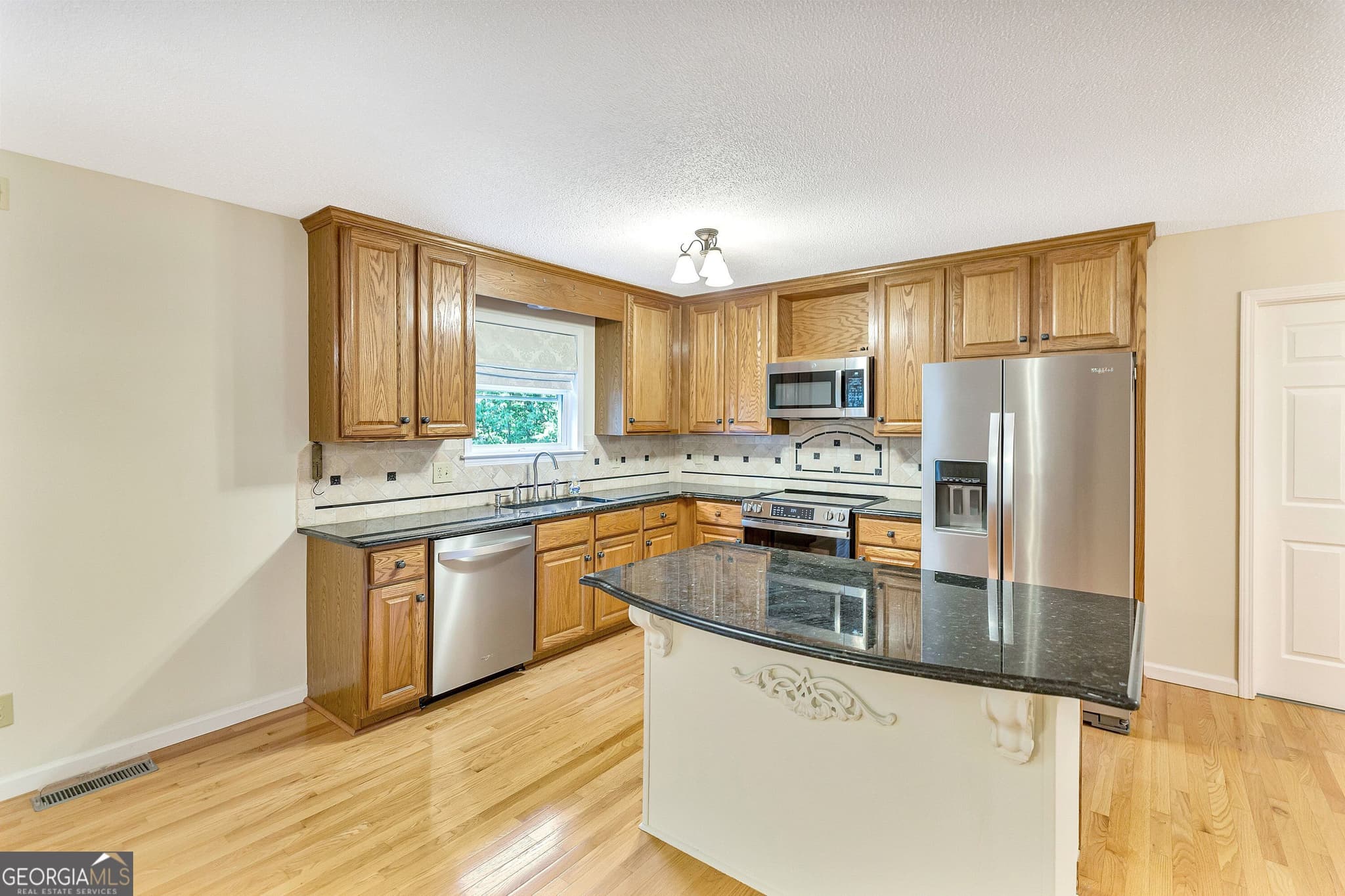 3 bedroom, 2 bathroom, 2,180 sq ft single family residence for sale at 351 Peninsula Drive, Anderson, SC 29626 — photo 7