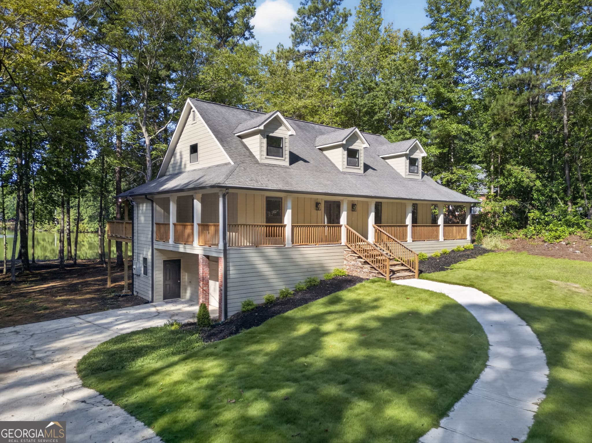4 bedroom, 3.5 bathroom, 3,900 sq ft single family residence for sale at 341 TEEPEE Trail, Whitesburg, GA 30185 — photo 4