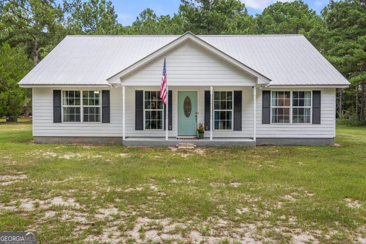3 bedroom, 2 bathroom, 1,584 sq ft single family residence for sale at 217 Bens Branch Road, Newington, GA 30446 — photo 2