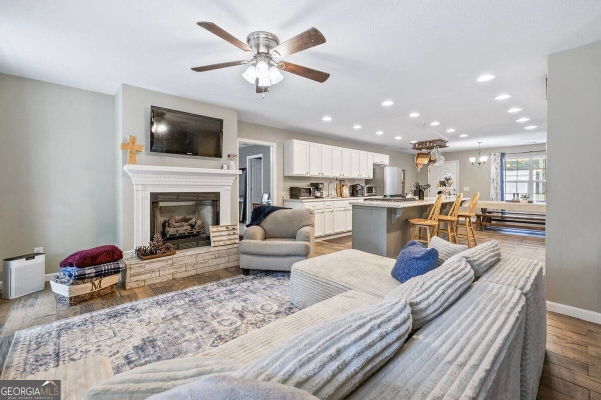 3 bedroom, 2 bathroom, 1,584 sq ft single family residence for sale at 217 Bens Branch Road, Newington, GA 30446 — photo 7
