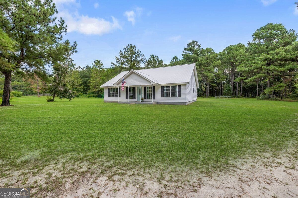 3 bedroom, 2 bathroom, 1,584 sq ft single family residence for sale at 217 Bens Branch Road, Newington, GA 30446 — photo 3