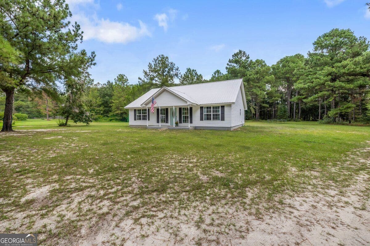 3 bedroom, 2 bathroom, 1,584 sq ft single family residence for sale at 217 Bens Branch Road, Newington, GA 30446 — photo 4