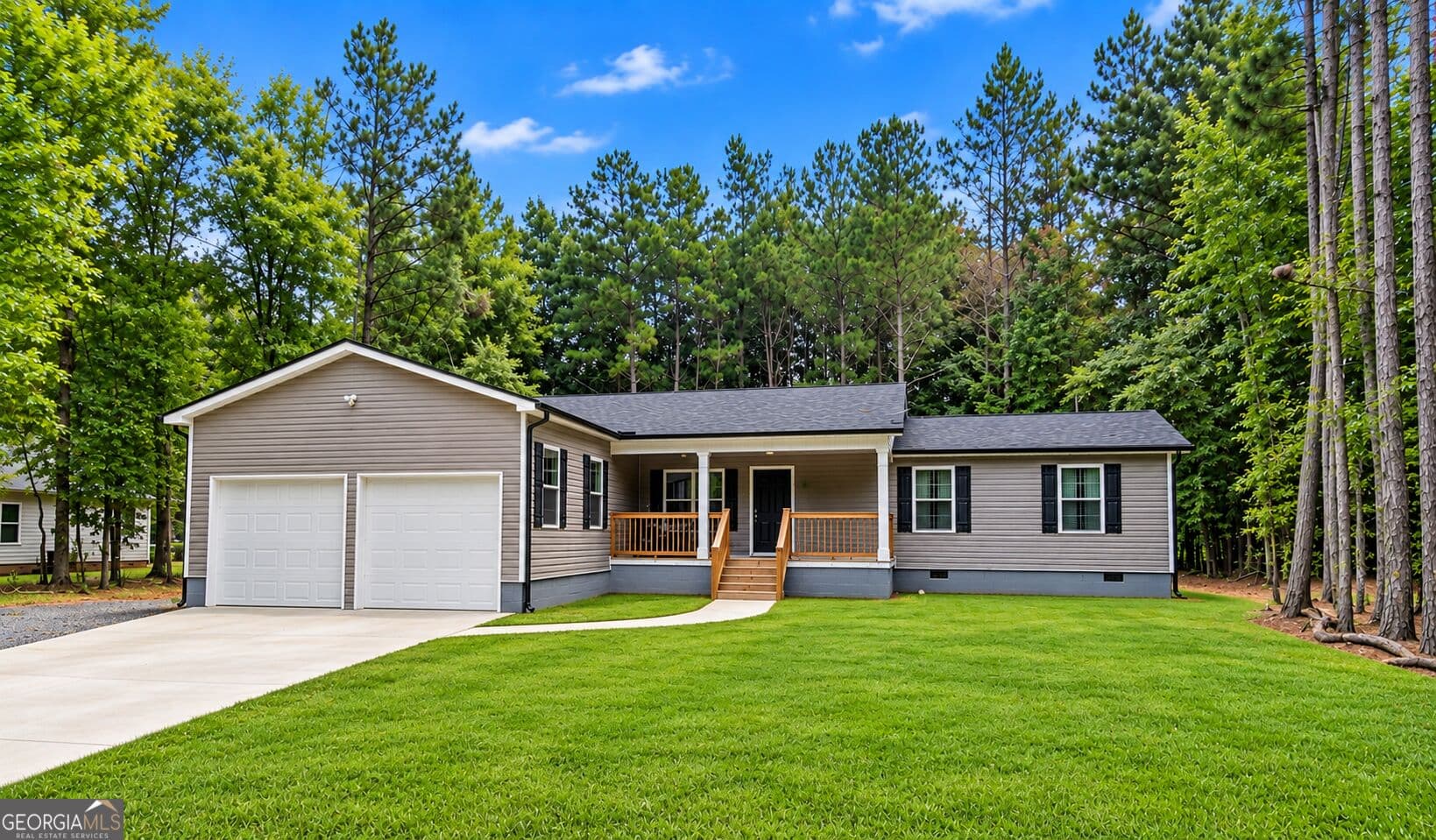 3 bedroom, 2 bathroom, 1,486 sq ft single family residence for sale at 436 Canyon Road, Woodbury, GA 30293