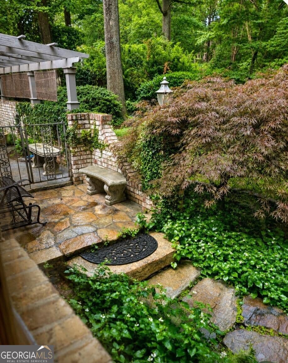 3 bedroom, 3 bathroom, 2,225 sq ft single family residence for sale at 2469 Circlewood Road, Atlanta, GA 30345 — photo 3