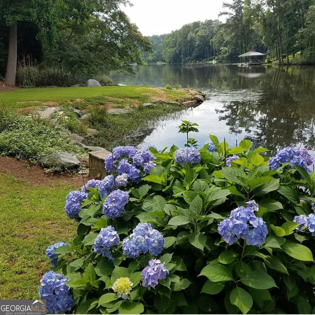 3 bedroom, 3 bathroom, 2,225 sq ft single family residence for sale at 2469 Circlewood Road, Atlanta, GA 30345 — photo 5