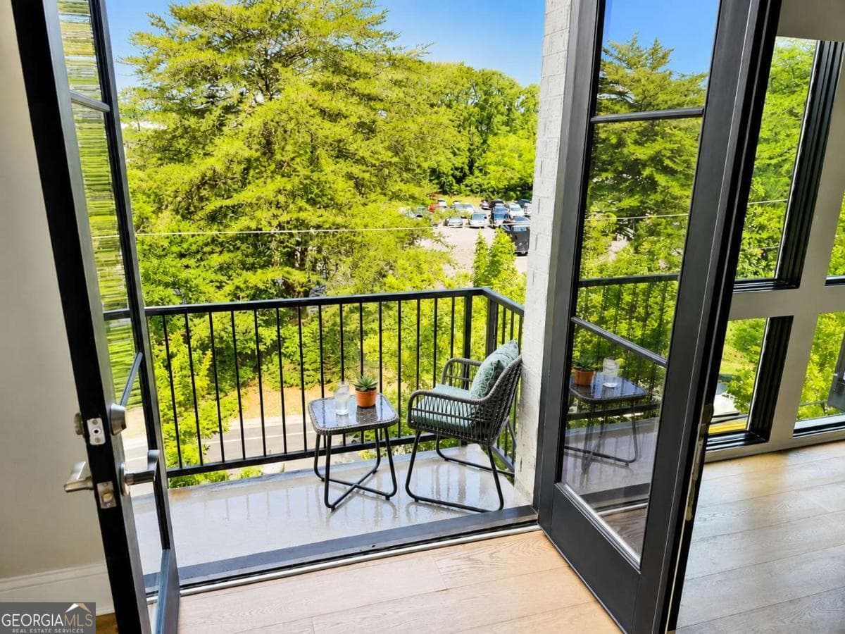 3 bedroom, 3.5 bathroom, 3,040 sq ft townhouse for sale at 2522 Appleden Place 6, Atlanta, GA 30319 — photo 9